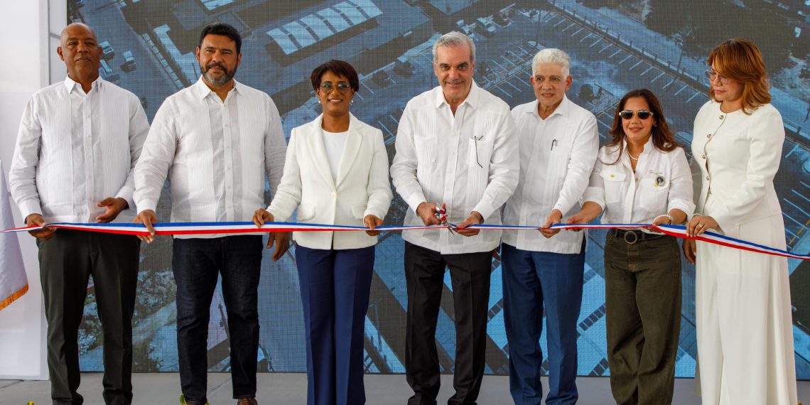 Abinader inaugura Mercado Municipal de Higüey construido con inversión de RD$335 millones