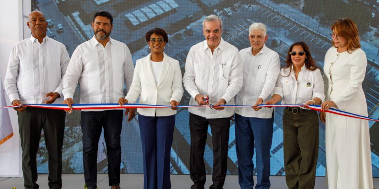 Abinader inaugura Mercado Municipal de Higüey construido con inversión de RD$335 millones
