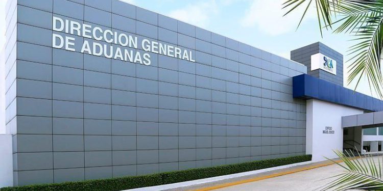 Aduanas detecta pasajero que intento ingresar 350 mil dólares sin declarar. Final