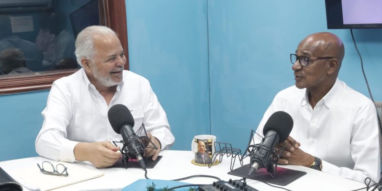 Salazar anuncia próximas inauguraciones de importantes carreteras en la provincia San Cristóbal