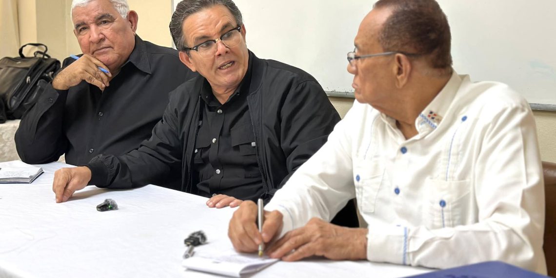 Crece el apoyo a los agrónomos: centrales obreras y campesinas se suman a la causa