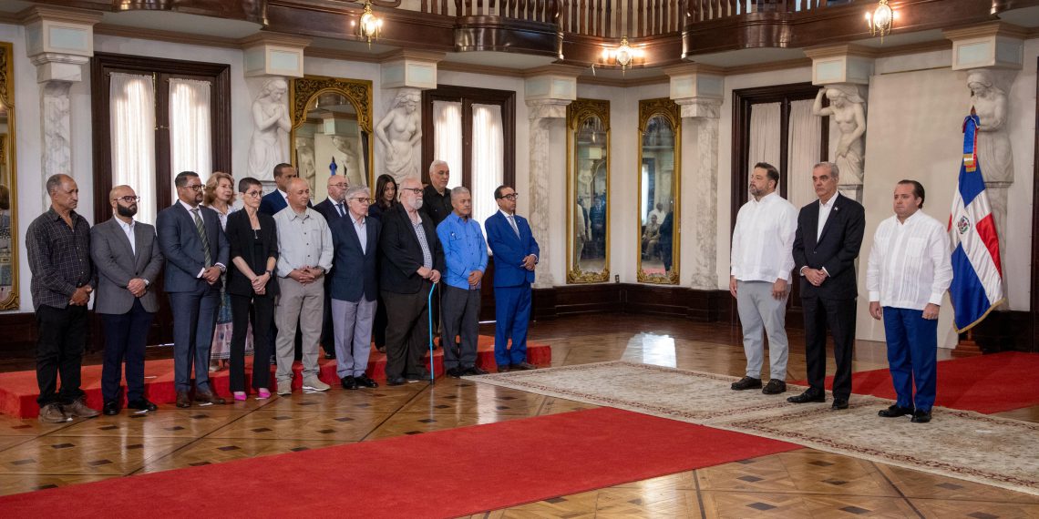 Abinader juramenta comité del Observatorio Ambiental y fortalece gestión sostenible
