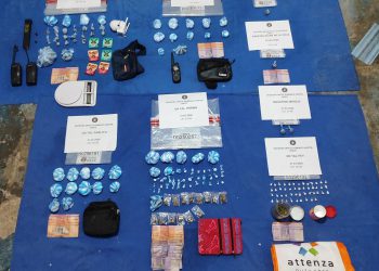 Policía desmantela puntos de microtráfico en Santo Domingo Norte y decomisa drogas, armas y dinero