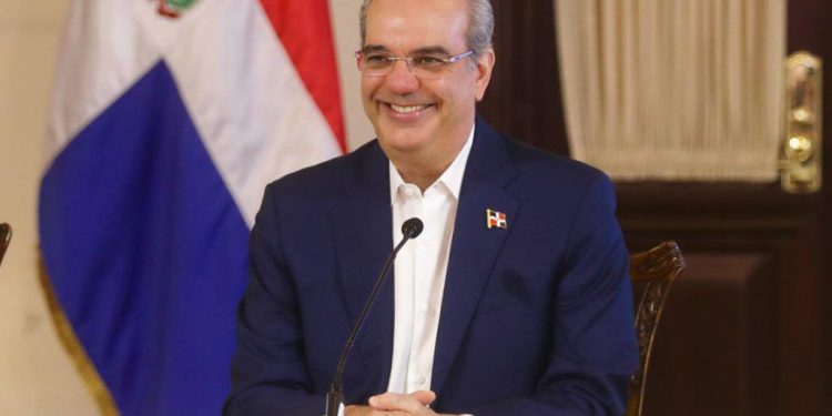 Presidente Abinader viaja este lunes a París , Francia; se reunirá con su homólogo Emmanuel Macron y reforzará agenda anticorrupción, integridad y comercio