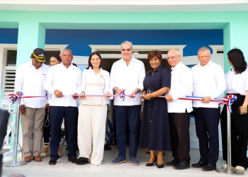 Presidente Abinader inaugura CAIPI junto a directora del INAIPI en Montecristi; beneficiará a 250 niños