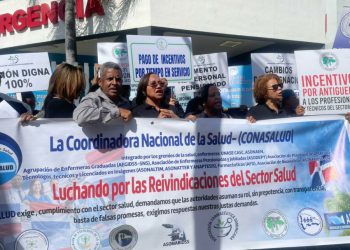 Gremios de salud se movilizan por dos horas a nivel nacional y anuncian protestas tras Semana Santa