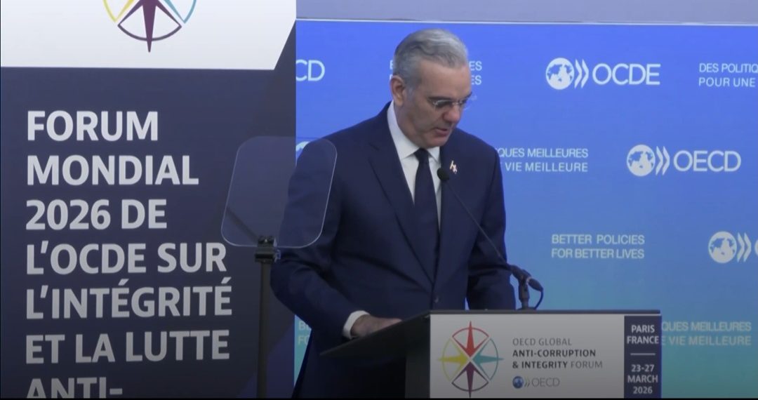 Presidente Abinader reafirma la integridad como eje estratégico del Estado en Foro Global Anticorrupción en París