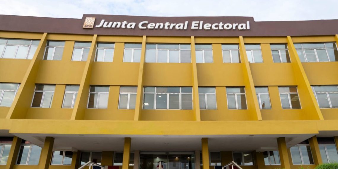 JCE anuncia centros y horarios para nueva cédula desde el 12 de abril