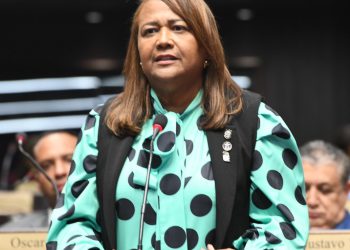 Diputada Ydenia Doñé clama por terminación urgente acueducto y carretera del distrito de Hato Dama