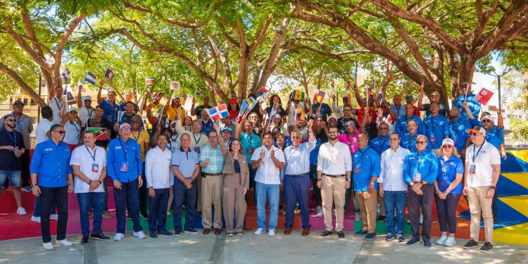 Carolina recibe a jefes de las delegaciones de los Juegos Centroamericanos y del Caribe en el parque Taíno