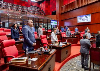 Senado aprueba ley que reconoce trayectoria política y de servicio del exsenador Vicente Sánchez Baret