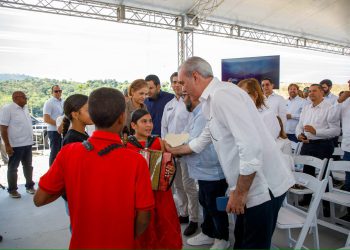 Inauguran carretera Tavera–Jarabacoa; Luis Abinader destaca inversión histórica en la sierra.