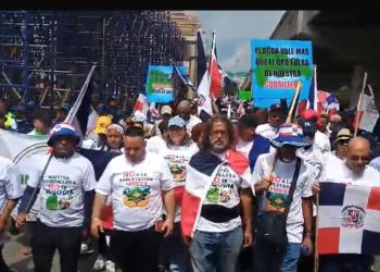 Marcha en Santiago paraliza vías y exige garantía oficial contra minería en la Cordillera Septentrional