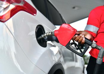 Estado asume más de RD$1,143 millones para evitar alza de combustibles
