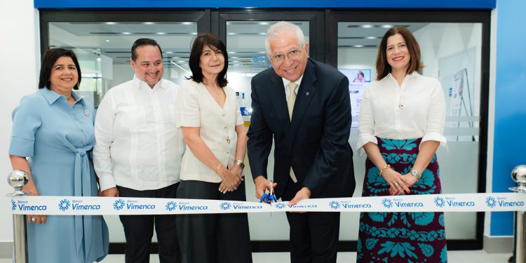 Banco Vimenca inaugura nueva sucursal en Punta Cana.