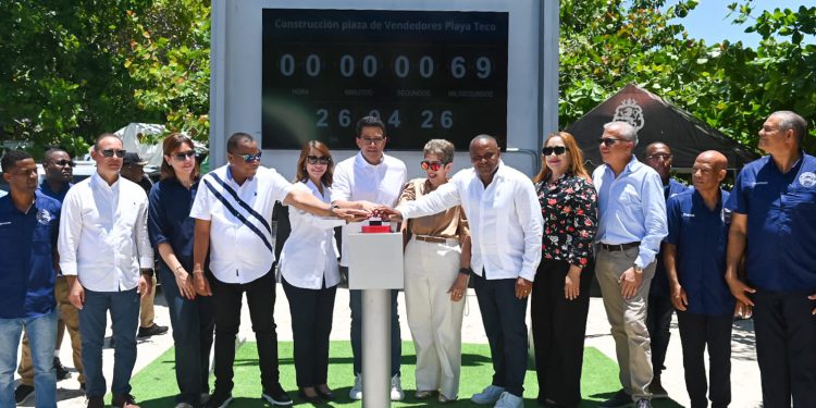 David Collado deja iniciada construcción plaza de vendedores en playa Teco de Maimón, Puerto Plata.