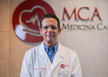 Equipo cardiovascular de Moderno MCA obtiene certificación única en el país para implantes de válvulas cardíacas