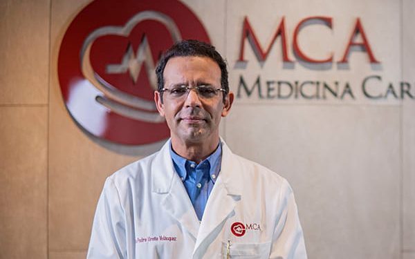 Equipo cardiovascular de Moderno MCA obtiene certificación única en el país para implantes de válvulas cardíacas