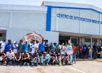 Más de 380 mil extranjeros deportados en 2025, Migración celebra 87 años