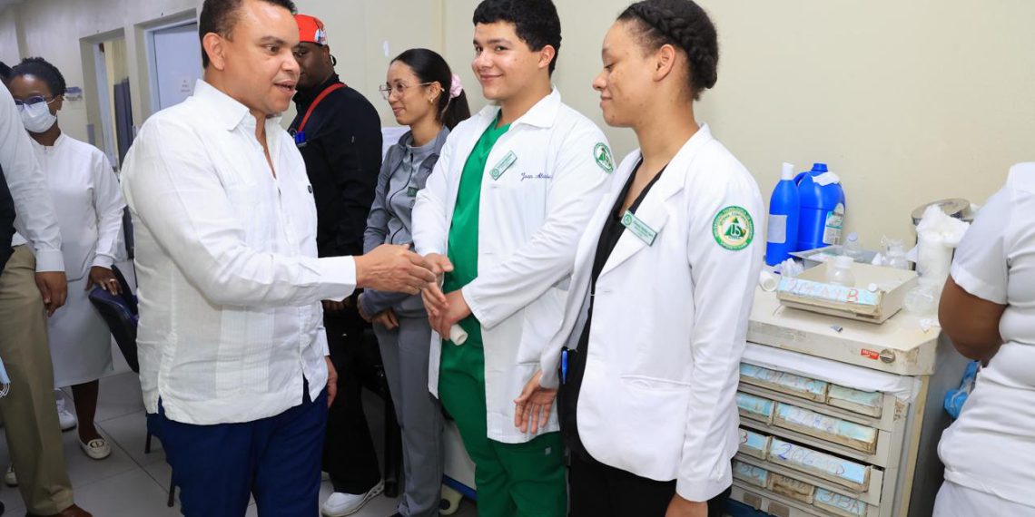 SNS da seguimiento a incidencias en Hospital Vinicio Calventi tras lluvias