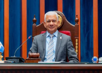 Senado aprueba ley que reconoce trayectoria política y de servicio del exsenador Vicente Sánchez Baret