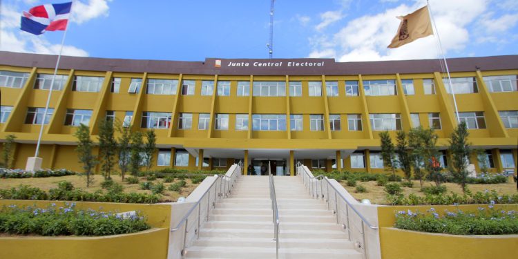 JCE habilita 90 municipios exclusivos para entrega de cédula a dominicanos nacidos en enero, febrero, marzo y abril