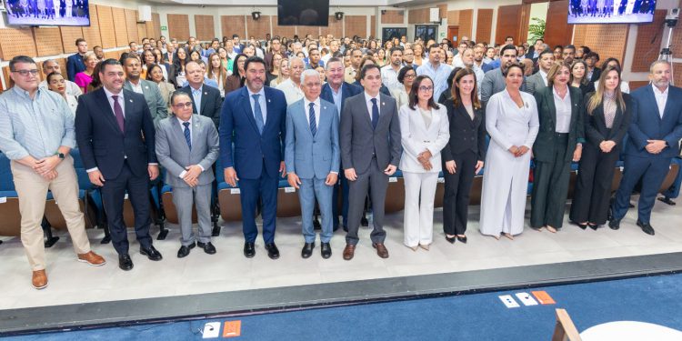 Senado realiza conversatorio sobre ley que regula la intermediación y la publicidad inmobiliaria