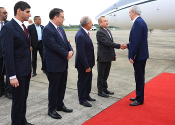 Presidente Abinader llega a Panamá, donde será orador principal del Congreso Mundial de Zonas Francas