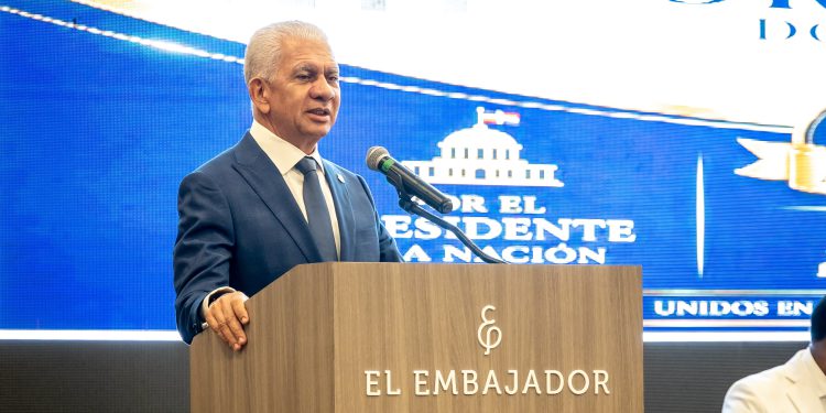 Ricardo de los Santos afirma que acuerdo migratorio con EE. UU. respeta la Constitución y la soberanía nacional