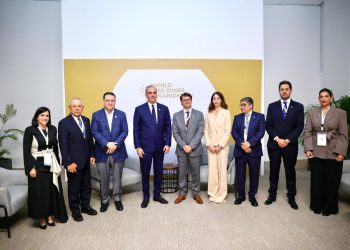 Presidente Luis Abinader regresa al país y se reintegra de inmediato a sus labores en el Palacio Nacional