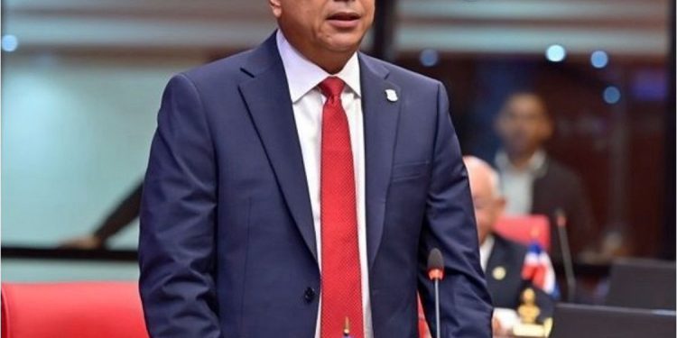 Senador Pedro Tineo someterá a la justicia a las empresas que han incumplido en la construcción de obras en Monte Plata