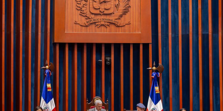 Senado aprueba ley que crea marco regulatorio para la inversión nacional y extranjera
