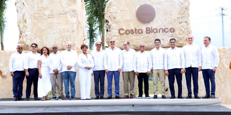 Presidente Luis Abinader reivindica munícipes de Boca Chica con inversión público-privada superior a RD$20 mil millones