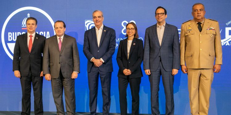 Gobierno digitaliza el permiso de salida de menores y será gratuito hasta el 28 junio