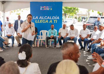 Carolina Mejía en Villa Francisca: “Estamos para seguir poniendo los oídos en el pueblo”