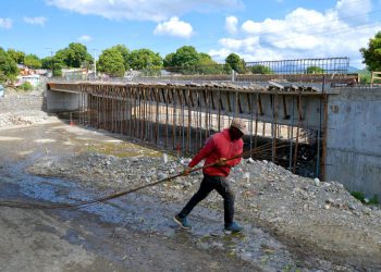 AVANZA A RITMO ACELERADO EL PUENTE DE LOS HIERROS, UNA NUEVA PUERTA DE ENTRADA A BANI