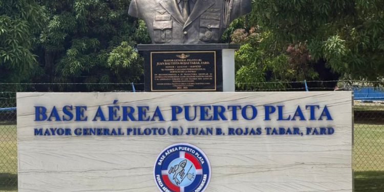 Base Aérea de Puerto Plata lleva ahora nombre de Rojas Tabar