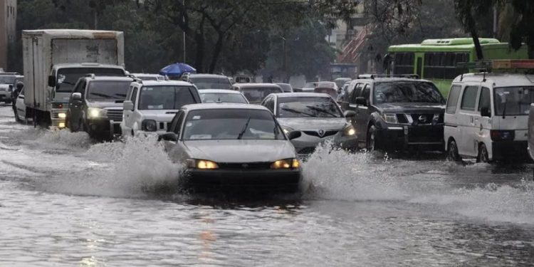 Vaguada y onda tropical mantienen en alerta a más zonas del país