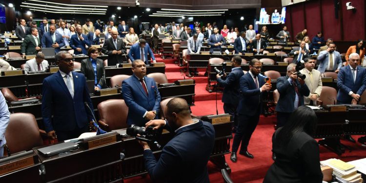 Diputados devuelven a comisión reforma del Código Laboral hasta el próximo miércoles