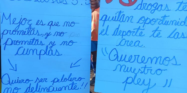 Protestan en reclamo de terminación del Play de los Girasoles I