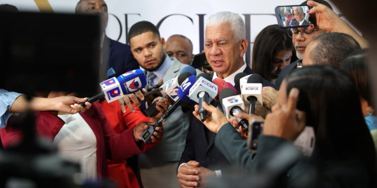 Ricardo de los Santos: El Congreso decidirá lo mejor para el pueblo sobre ley económica anticrisis