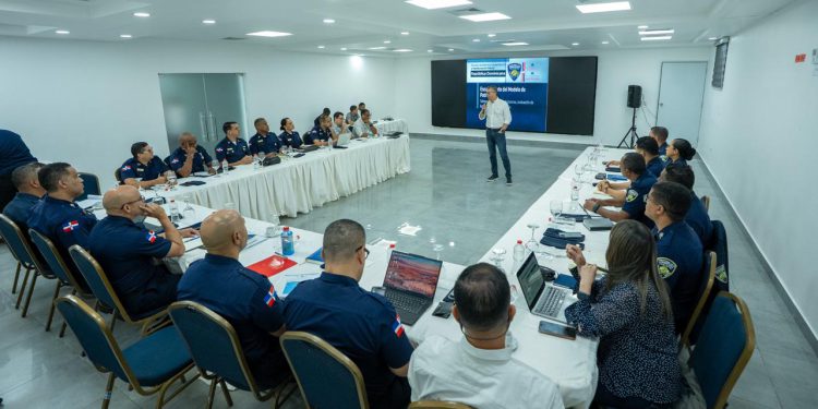Policía Nacional evalúa avances del nuevo modelo de patrullaje