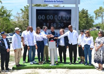 David Collado deja iniciada obra en la Romana para impulsar el turismo en Caleta.