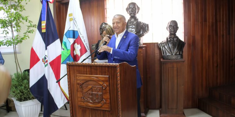 Alcalde Nelson De la Rosa reafirma su compromiso con la transparencia, legalidad y con el Pueblo de San Cristóbal