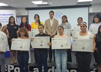 Raymond Rodríguez sorprende al país; Fundación GBC impulsa el futuro de la juventud con un histórico programa educativo