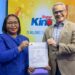 LEIDSA entrega certificado a enfermera ganadora de RD$25 millones con el Súper Kino TV