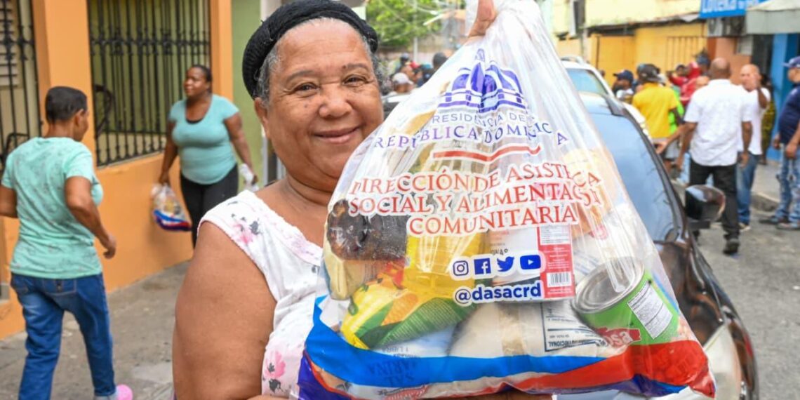 Gobierno impacta a miles de familias de Samaná con inversión de RD$15.8 millones en asistencia social