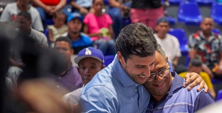 ¡Histórico! Raymond Rodríguez celebra por adelantado a más de 750 padres del Distrito Nacional