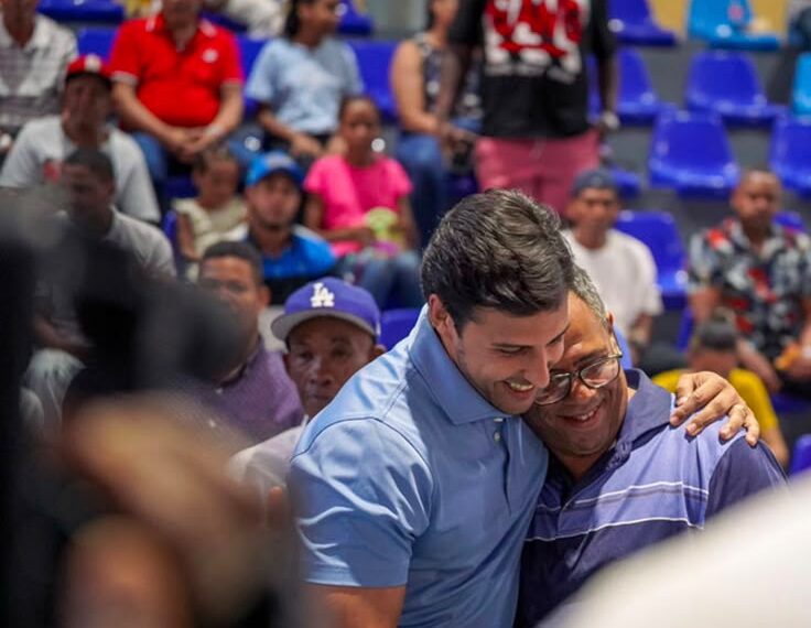 ¡Histórico! Raymond Rodríguez celebra por adelantado a más de 750 padres del Distrito Nacional