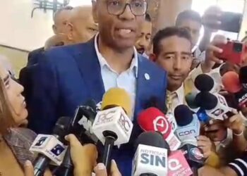 Periodistas advierten que reforma a la Ley 74-25 pone en riesgo el secreto profesional y la libre expresión